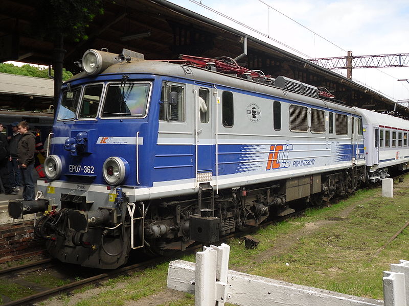 Na czym polega transport kolejowy